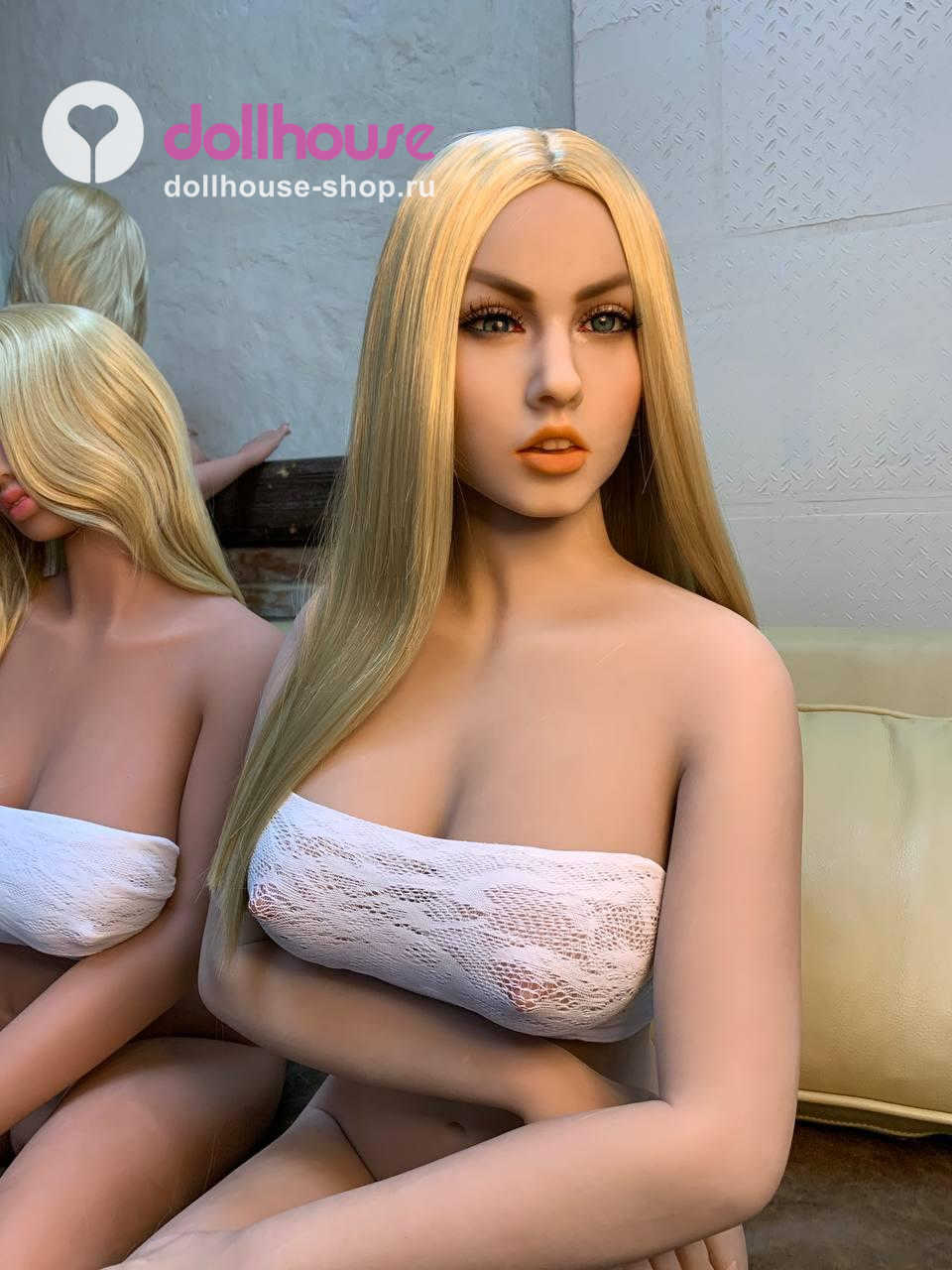 Кукла Эшли блондинка